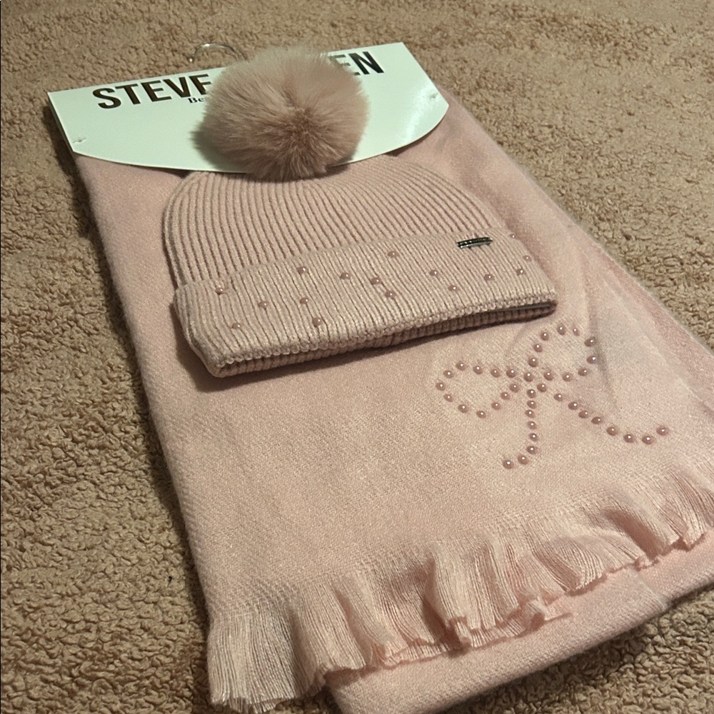 Steve Madden Blush Knit Beanie and Scarf Set